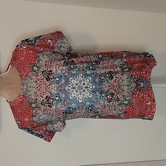 Exclusive Tops - Exclusive Womens Size L Colorful Mandala Knit T-shirt Short Sleeve, NEW with Tag